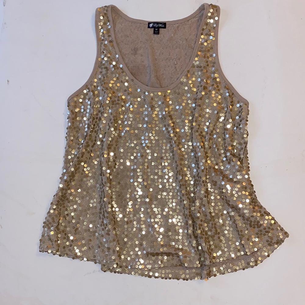never worn gold sequin flowy tank top 😍